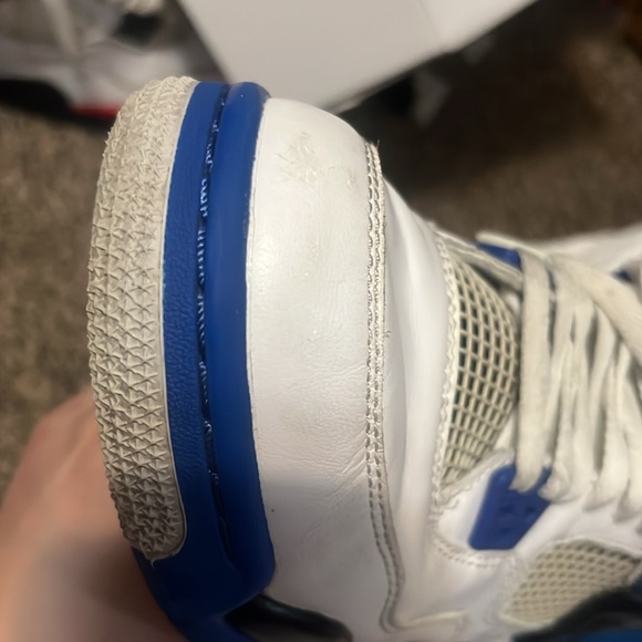 Jordan 4 Motorsport (GS) - Picture 6 of 10